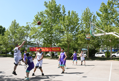 篮球.jpg 篮球.jpg